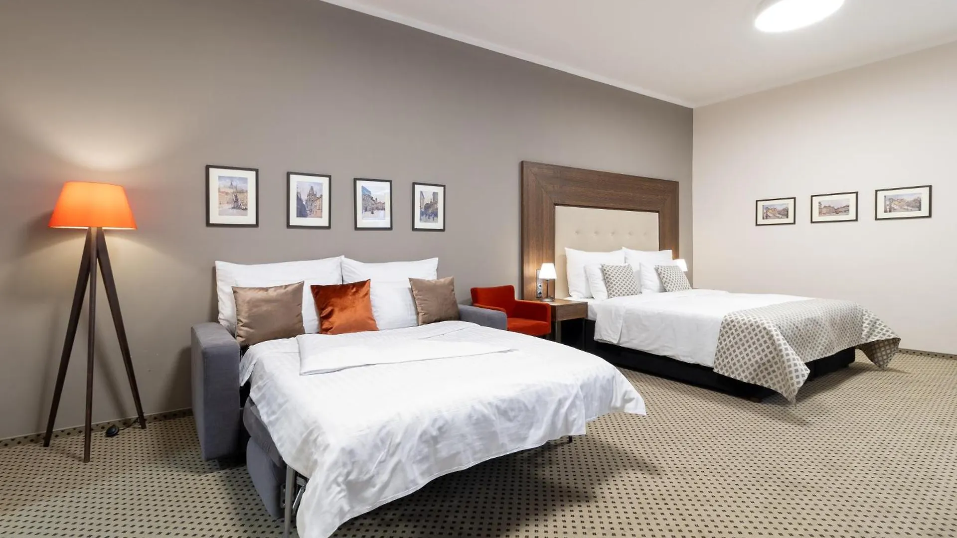פראג Hotel Ikona 3*,